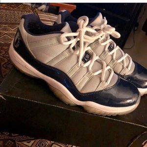 Air Jordan 11 retro low size 9 in men
